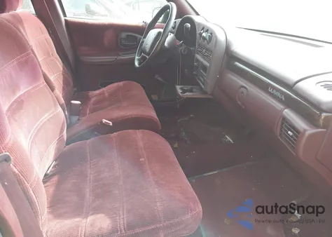 1995 Chevrolet Lumina из США, поврежденный, VIN 2G1WL52M2S9282237